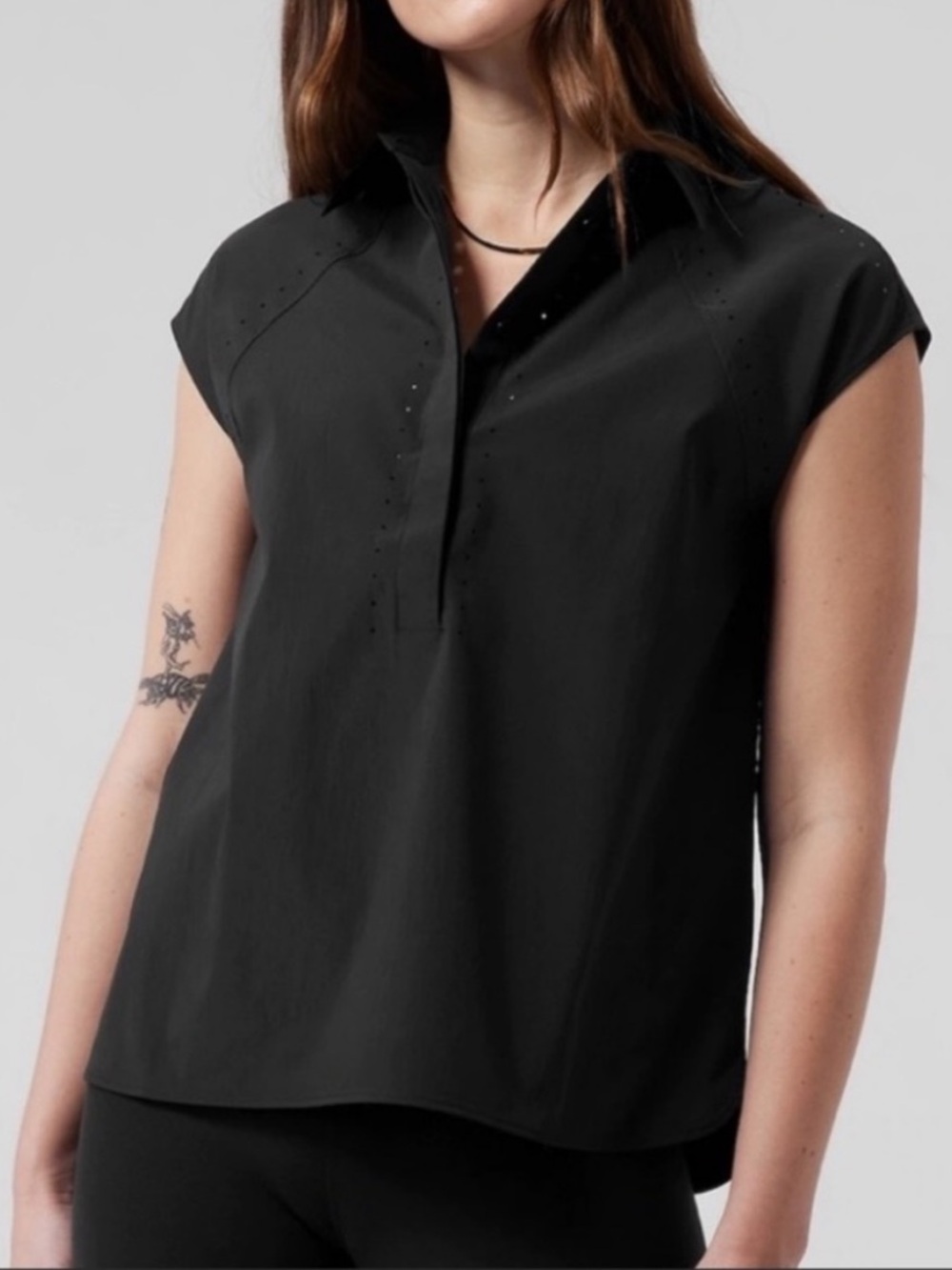 Athleta || Sol Top Short Sleeve Popover Stretch Perforated Black Small